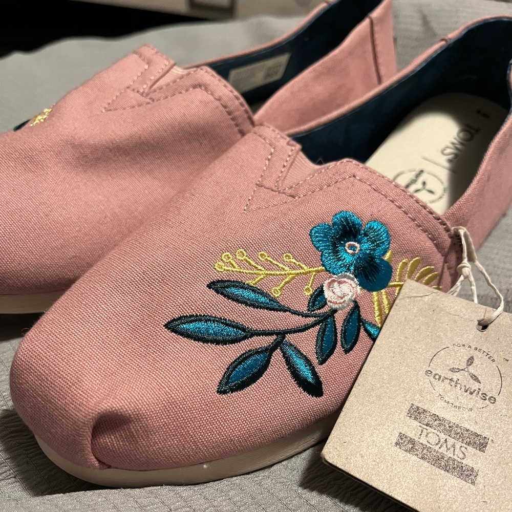 TOMS embroidered alpargatas